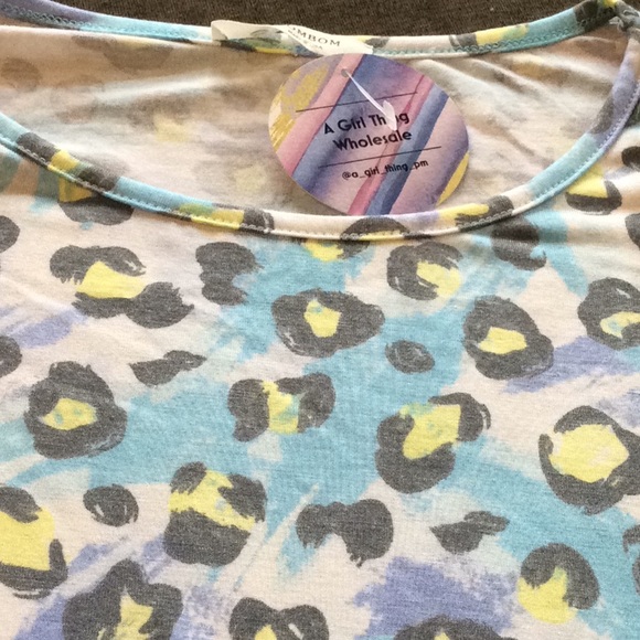 🫐  Colorful animal print short sleeve top - Picture 12 of 14